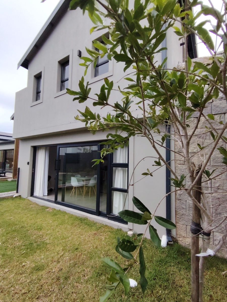 To Let 6 Bedroom Property for Rent in Brackenridge Western Cape
